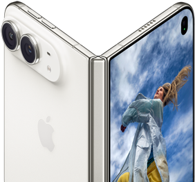 iPhone Duo, полуотворен като книга с шарнирен механизъм в центъра, външен заден панел вляво с лого на Apple и двойна камера, външен дисплей вдясно, показващ портретна снимка на човек с руса коса