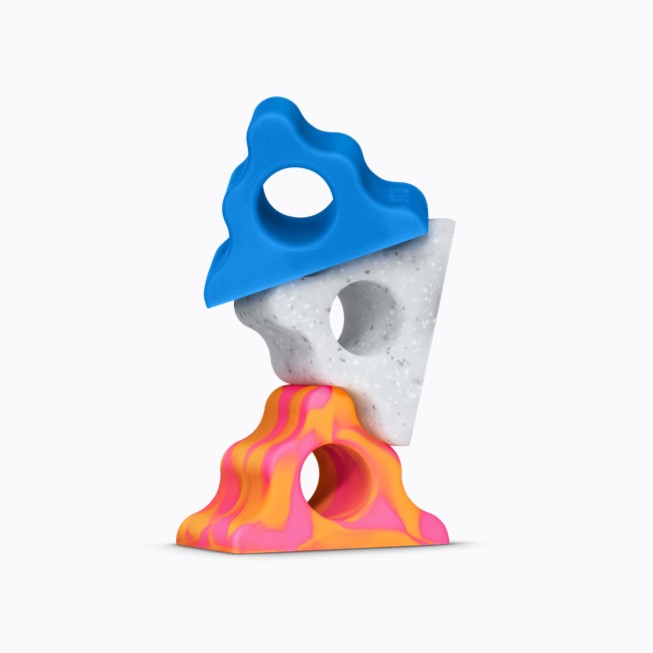 Drie kleurrijke, kunstzinnige Hikawa Grip & Stand-accessoires voor iPhone.