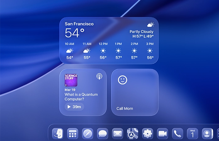macOS Tahoe 螢幕畫面上有採用 Liquid Glass 設計的天氣、Podcast 和提醒事項小工具