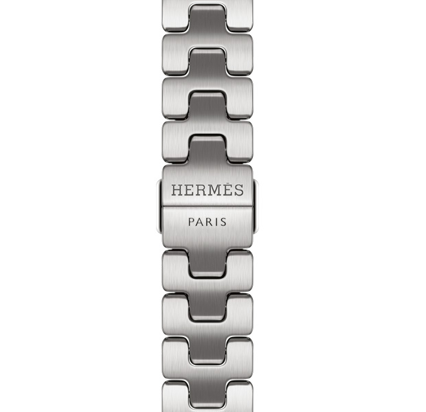 تفاصيل حزام Grand H Fin لساعة Apple Watch Hermès Series 12، لون satiné، شعار Hermès محفور على المشبك