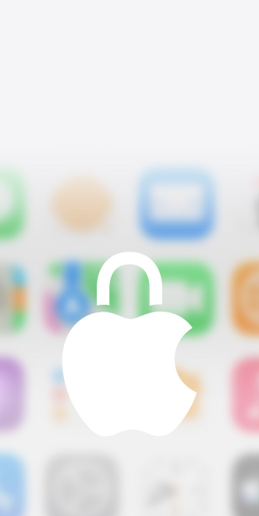 Apple 개인정보 보호 로고와 자물쇠 아이콘이 흰색으로 흐릿한 배경의 홈 화면 앱 위에 보입니다