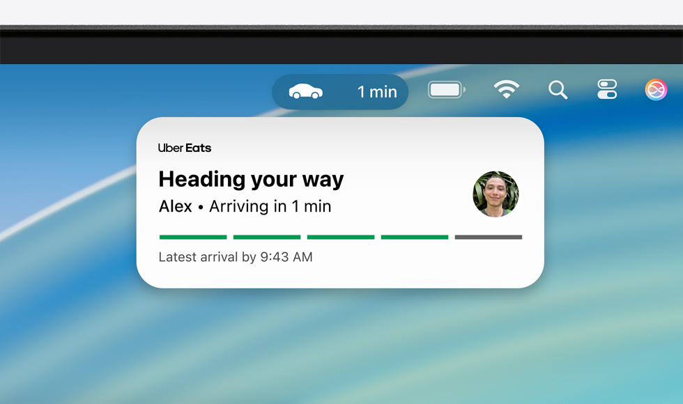 Mac 기기 화면 상단에 메뉴 막대와 함께 Uber Eats의 확장된 실시간 현황이 표시된 모습