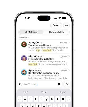 iPhone 18 Pro, argent, écran montrant une sélection de courriels résultant d’une recherche effectuée avec les termes Voyage à New York